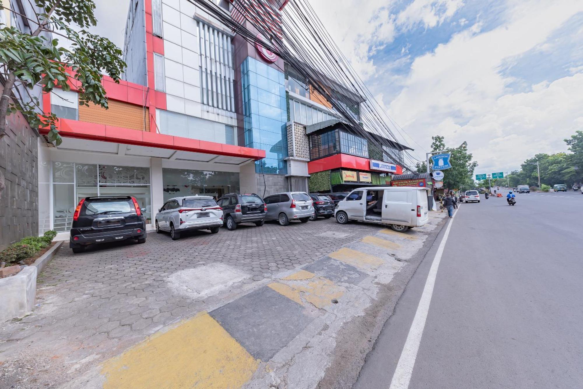 Sans Hotel Diemdi Kiaracondoong Bandung Zewnętrze zdjęcie